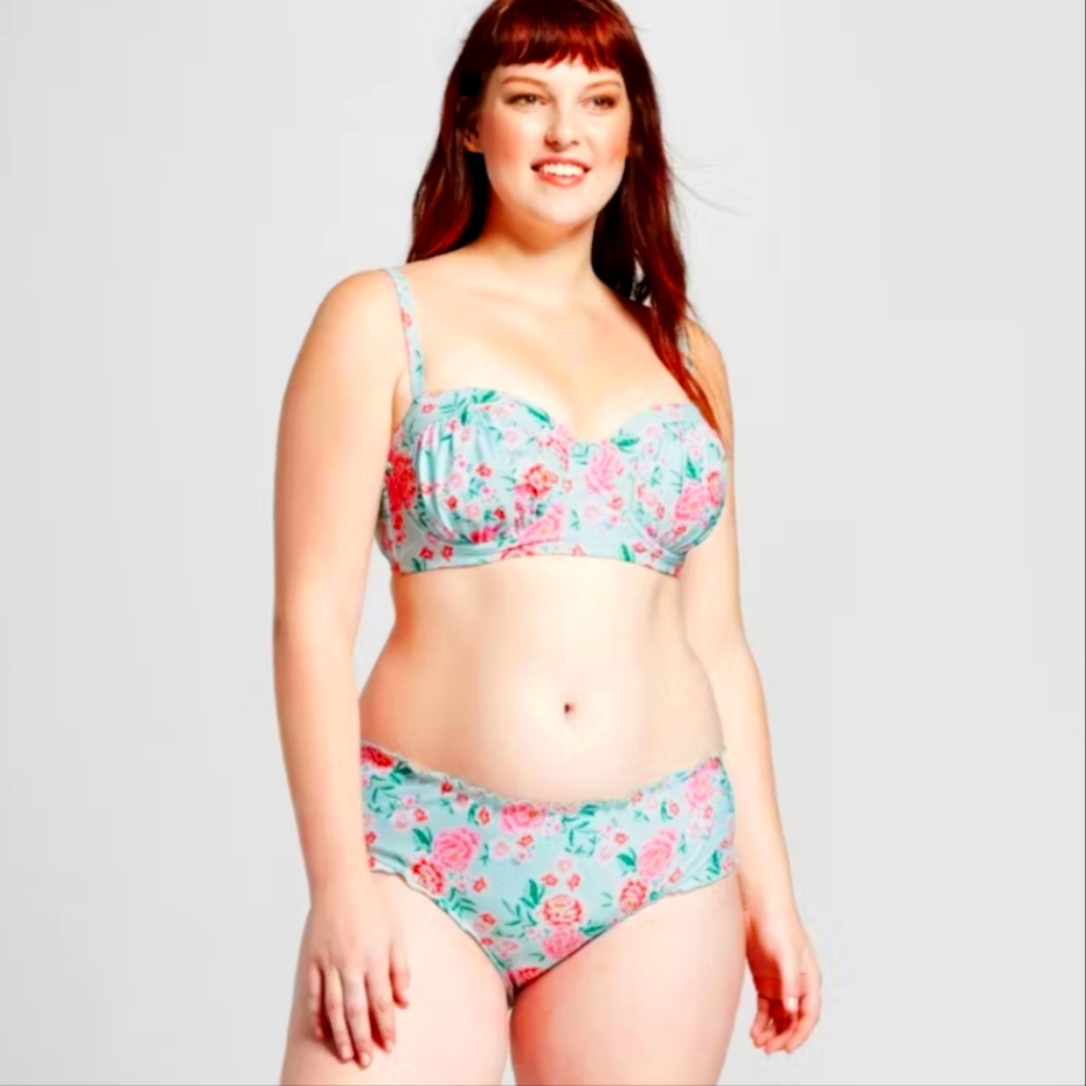 Xhiliration Floral Lettuce Edge Plus Size Bikini